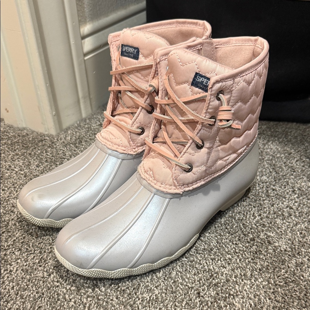 Sperry Women's Quilted Pink and Gray Boots